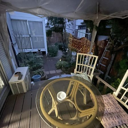 Tokyo Downtown Tatami House: Multinational TV & BBQ Corner Hotel Exterior photo